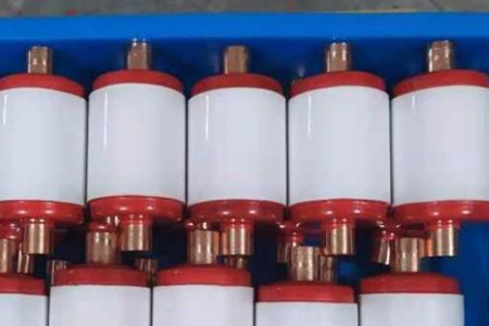 真空滅弧室的結(jié)構(gòu)、工作原理、特點(diǎn)以及應(yīng)用